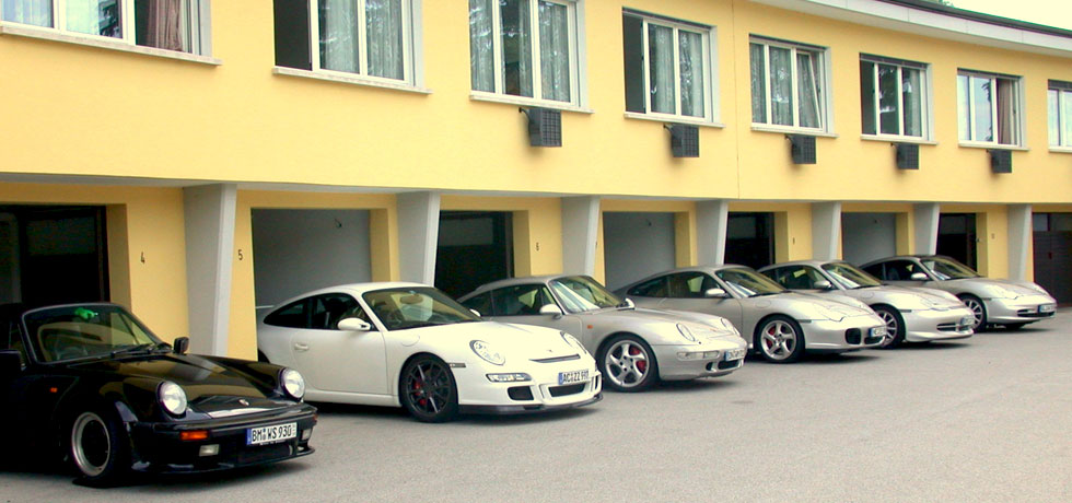 Hotel Vezia Frontview Garages Open